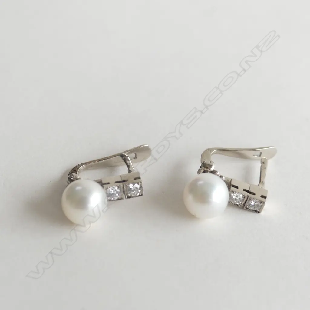 PR 14ct WHITE GOLD & PEARL & DIAMOND EARRINGS Image 1++