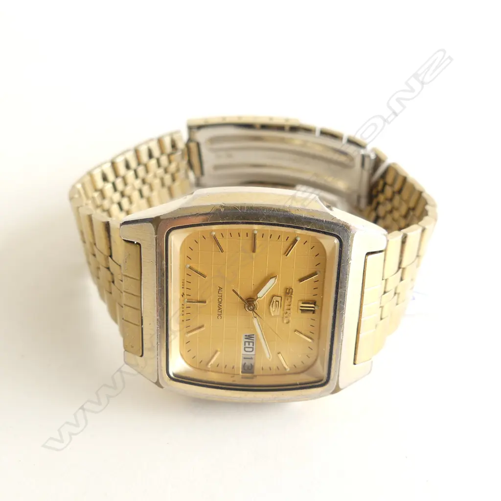 SEIKO5 1980's GILT STAINLESS STEEL GENT'S WRISTWATCH AUTO RUNNING Image 1++