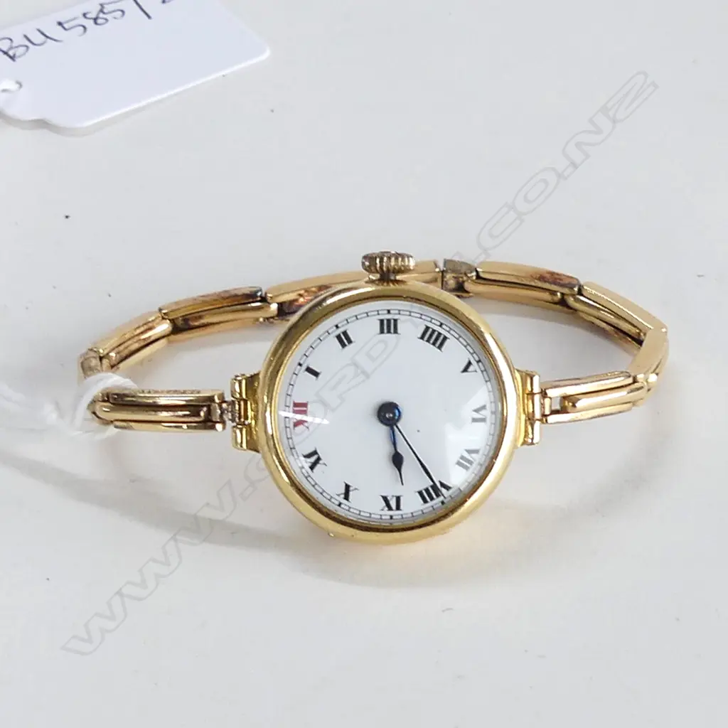 18ct. GOLD ANTIQUE LADIES WATCH Image 1++