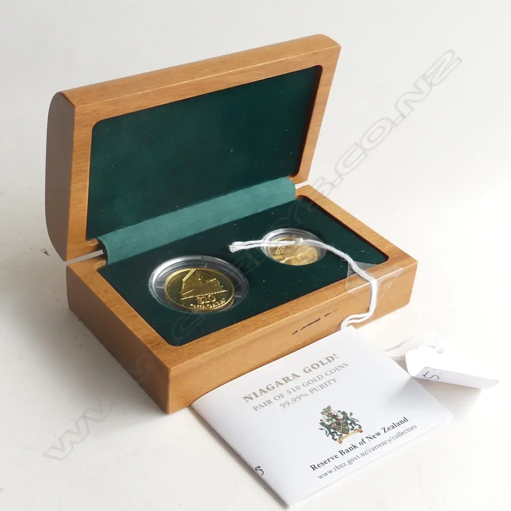 ¼oz & ⅛oz  PURE GOLD TWO COIN SET, 2000, NZ$10 'NIAGARA' & NZ$10 'CLAYMORE'. 7.77gm + 3.88gm Image 1++