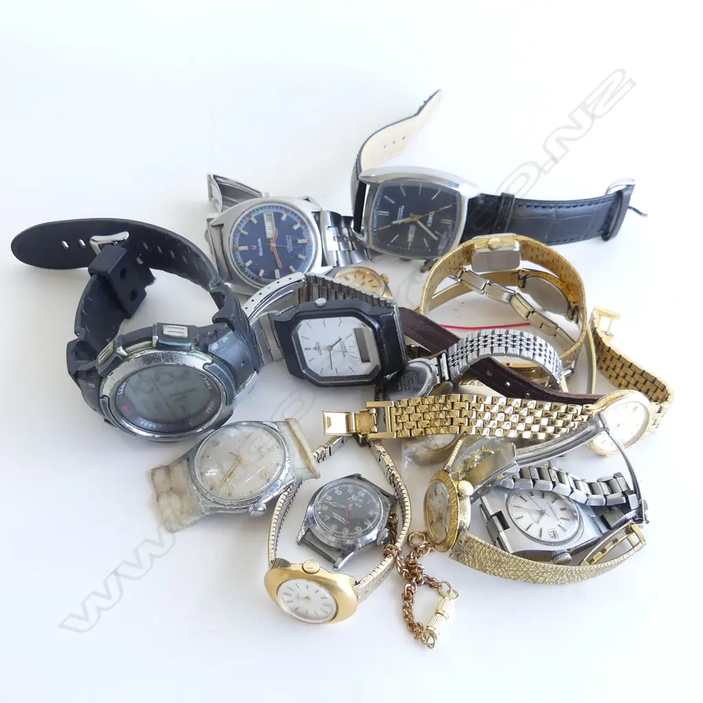 BAG ASST. WATCHES; SEIKO ETC INCL.1 w. 14ct CASE Image 1++