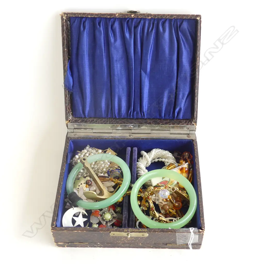BOX COSTUME JEWLLERY Image 1++
