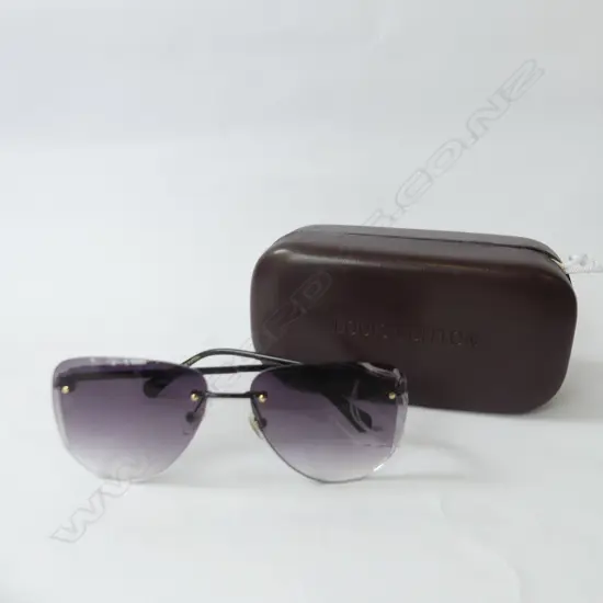 PR LOUIS VUITTON SUNGLASSES, CASED