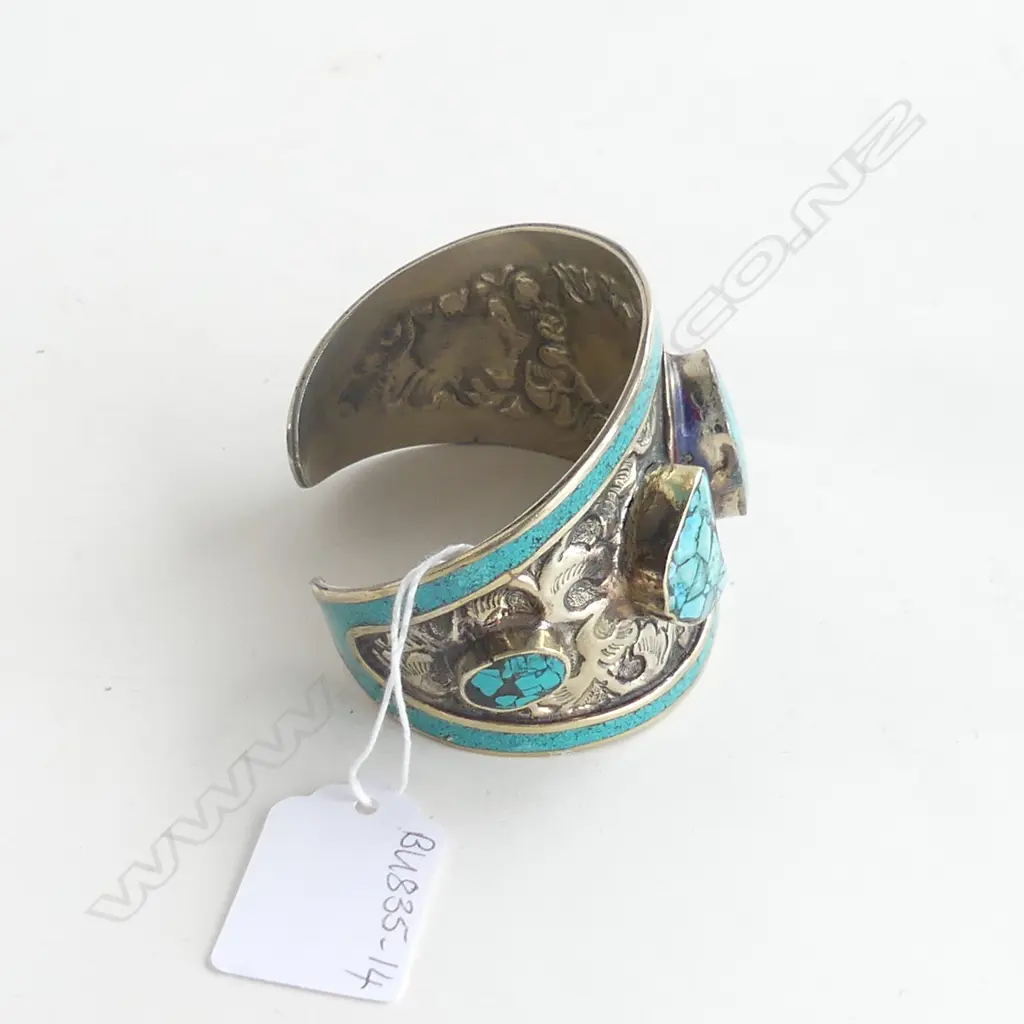 DRAMATIC SILVER?  CUFF Image 1++