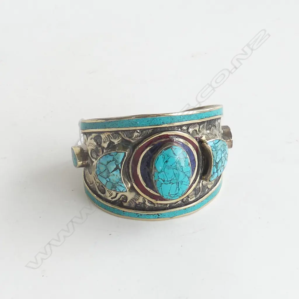 DRAMATIC SILVER?  CUFF Image 1++