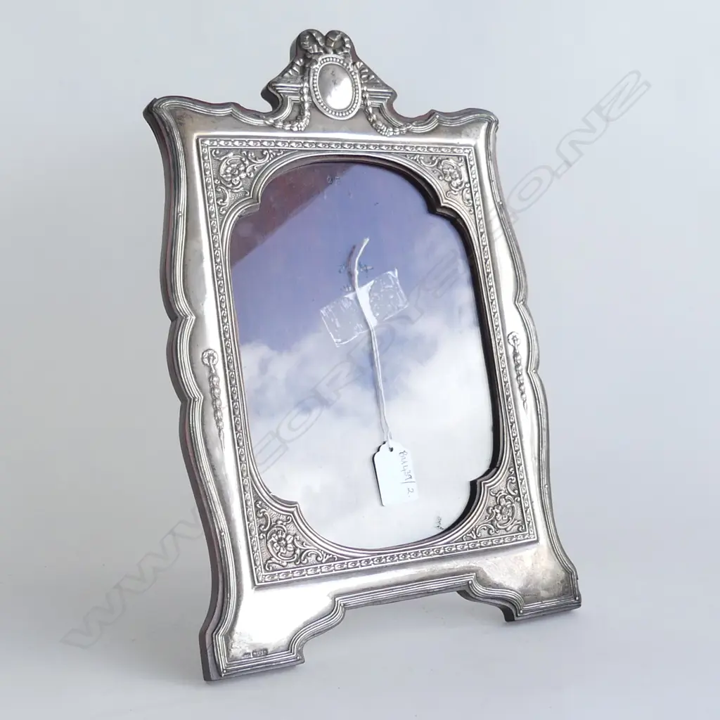 LARGE STG SILVER PHOTO FRAME, CHESTER 1907 Image 1++