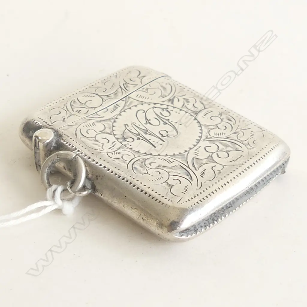 EDWARDIAN SILVER SCROLL ENGRAVED VESTA suspension loop Birm.1900 Image 1++