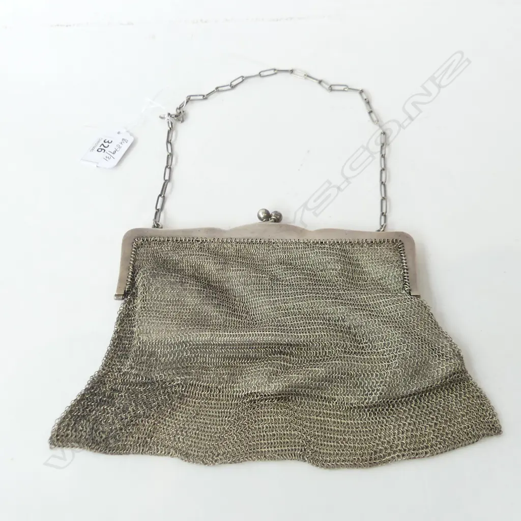 STG SILVER MESH PURSE Image 1++