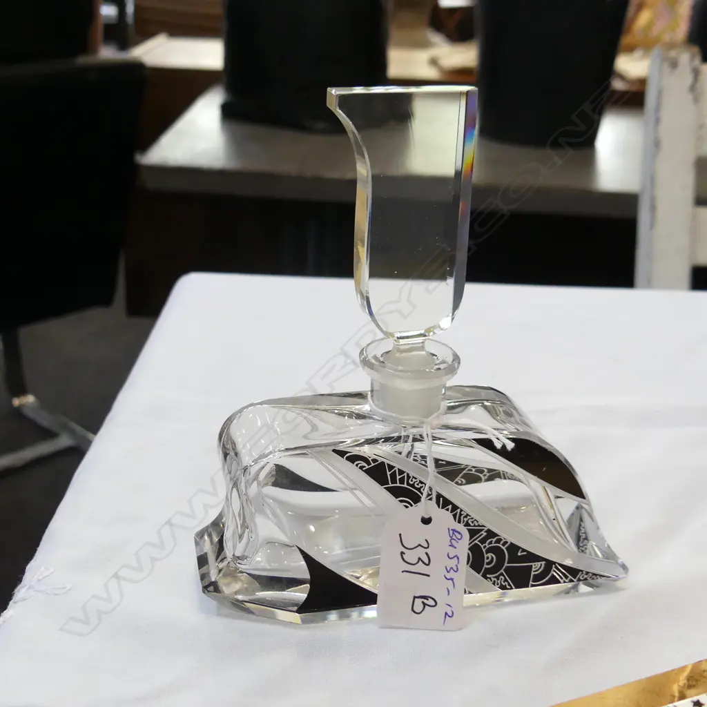 CUT GLASS SCENT BOTTLE Image 1++