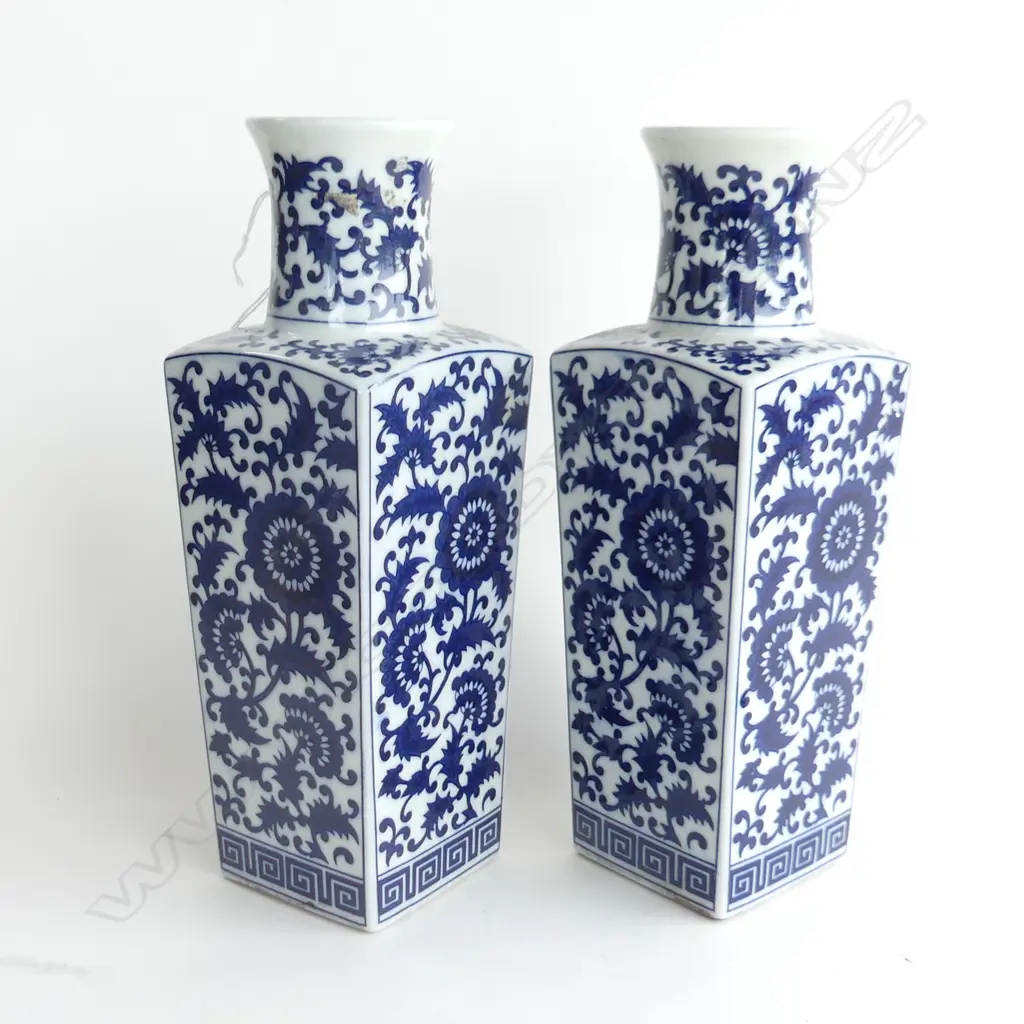 PR B/W ORIENTAL VASES H.260mm Image 1++