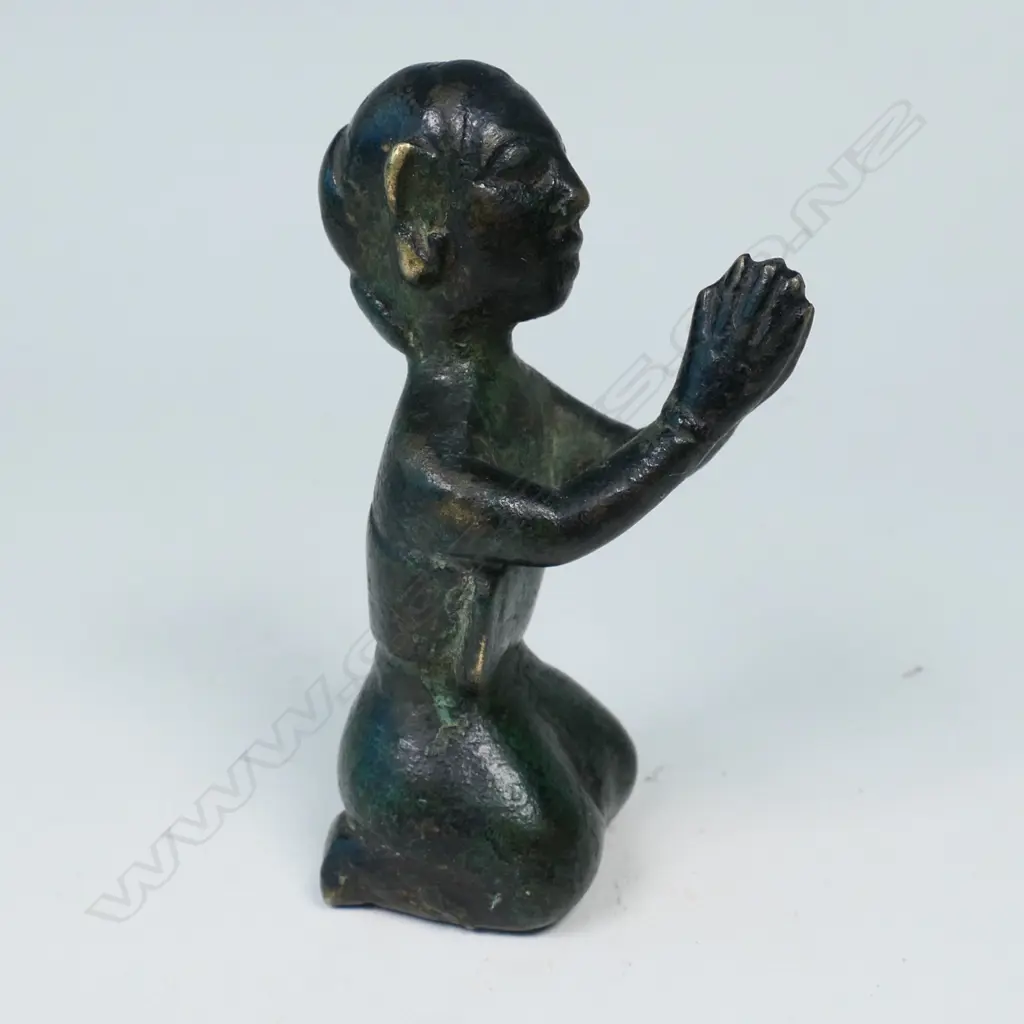 SMALL BURMESE BRONZE STATUETTE OF A KNEELING DEVOTEE... Image 1++