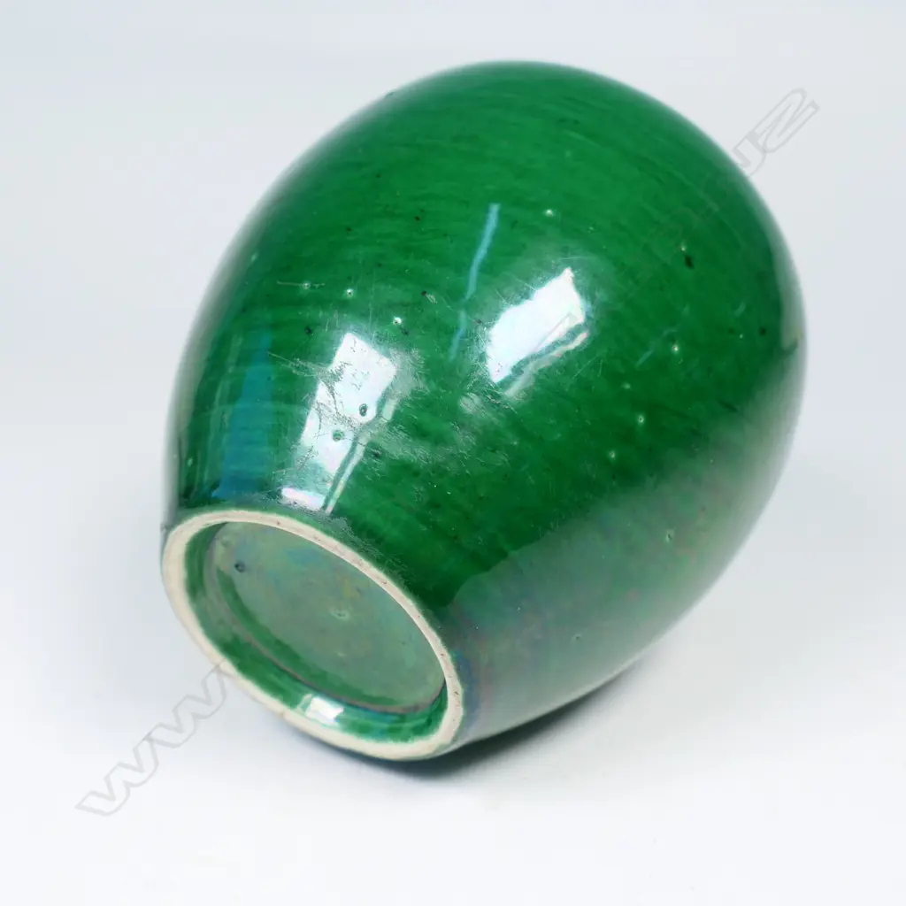 19thC CHINESE MONOCHROME TRANSLUCENT GREEN JAR, MISSING COVER. H.87mm. Image 1++