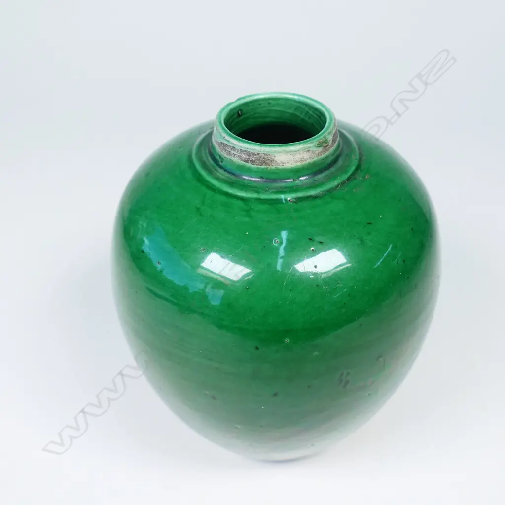 19thC CHINESE MONOCHROME TRANSLUCENT GREEN JAR, MISSING COVER. H.87mm. Image 1++