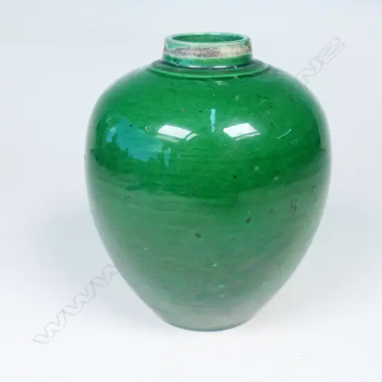 19thC CHINESE MONOCHROME TRANSLUCENT GREEN JAR, MISSING COVER. H.87mm.