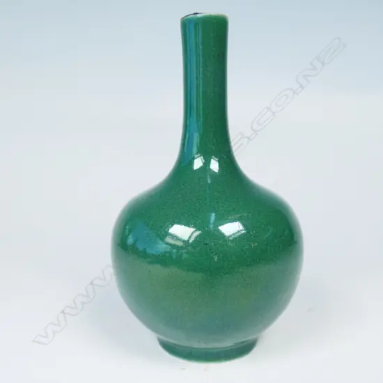 19thC CHINESE MONOCHROME CAMELIA LEAF GREEN BOTTLE VASE. H.93mm