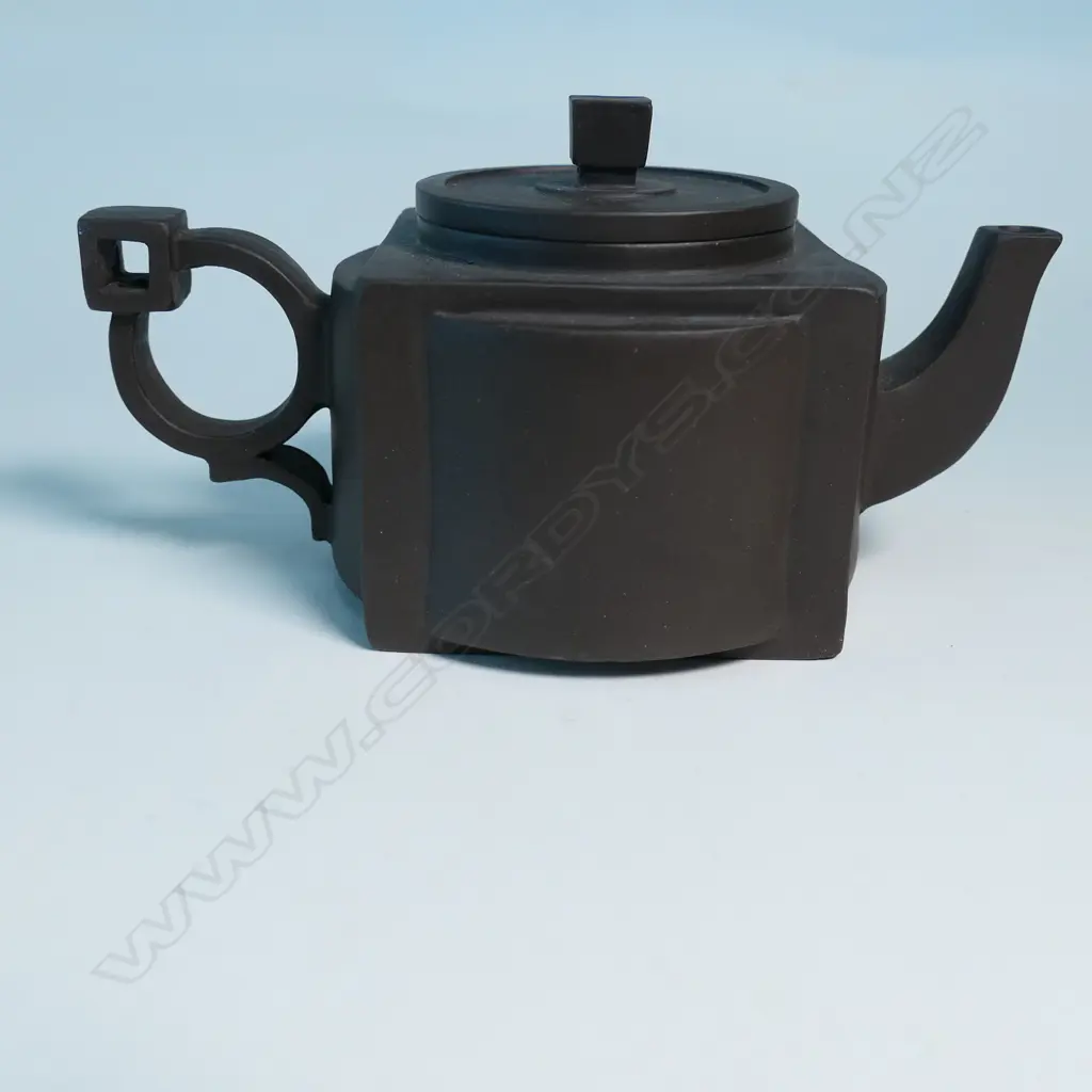 YIXING TEAPOT, DARK BROWN, CYLINDER & SQUARE COMBINATION, MARKED 饒慧珠 (RAO HUIZHU), 慧珠, (HUIZHU) COVER. W.155mm BASE,DARK Image 1++