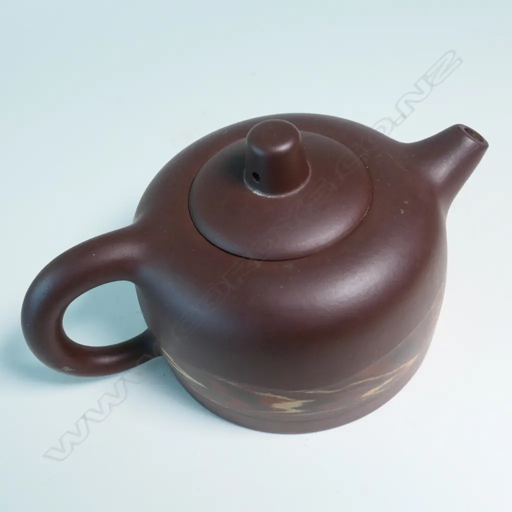 YIXING TEAPOT MARKED TO THE BASE 周惠初製 (ZHOU HUICHU) ALONG WITH INCISED CALLIGRAPHY, BROWN BODY w 'MARBLED/AGATE' BAND... Image 1++