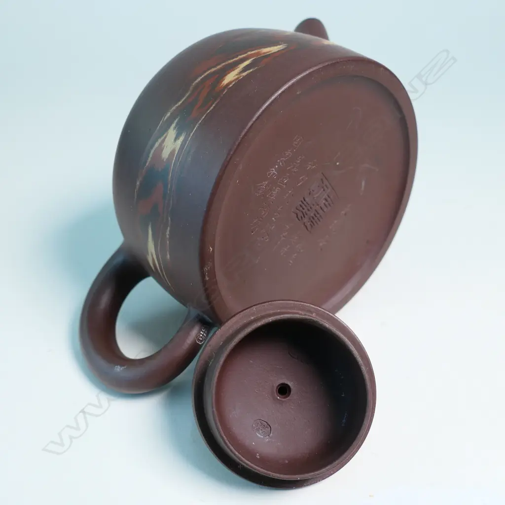 YIXING TEAPOT MARKED TO THE BASE 周惠初製 (ZHOU HUICHU) ALONG WITH INCISED CALLIGRAPHY, BROWN BODY w 'MARBLED/AGATE' BAND... Image 1++
