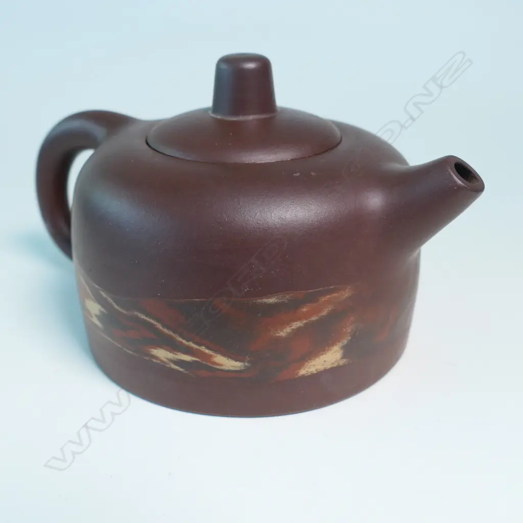 YIXING TEAPOT MARKED TO THE BASE 周惠初製 (ZHOU HUICHU) ALONG WITH INCISED CALLIGRAPHY, BROWN BODY w 'MARBLED/AGATE' BAND... Image 1++