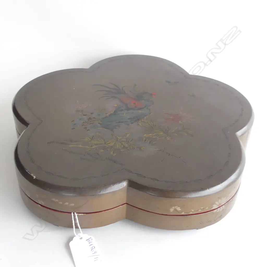 ORIENTAL LACQUERED LIDDED CONTAINER 300mm dia Image 1++