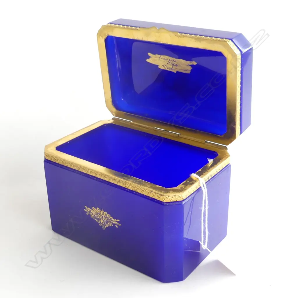 MURANO GLASS BOX WITH GILDED DECORATION C 1950  W 130mm Image 1++