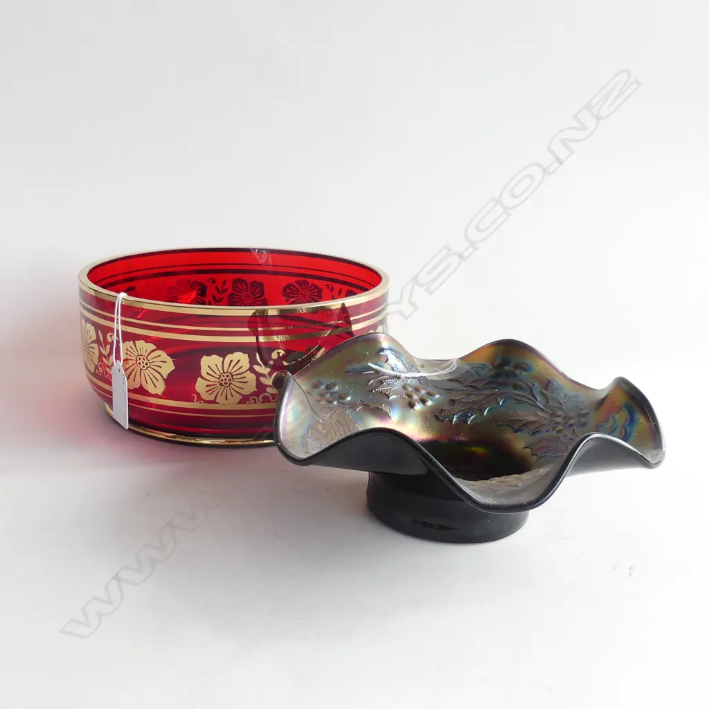 RED & GOLD GLASS SALAD BOWL (Dia.195mm) + CARNIVAL GLASS IVY FRILLED RIMMED DISH (Dia.190mm) Image 1++