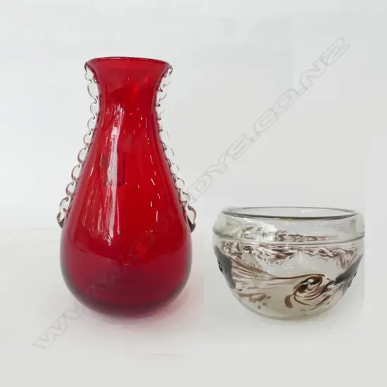 2 GLASS VASES; 1 CRANBERRY GLASS (H195mm) + SWIRLED GLASS VASE (Dia.125mm)