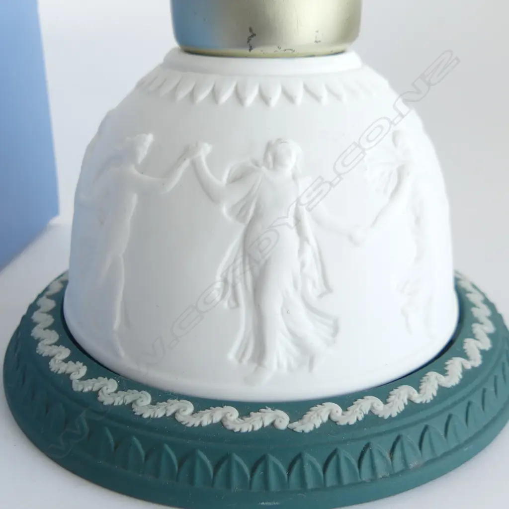 WEDGWOOD WHITE ON SPRUCE JASPERWARE LITHOPHANE WITH CANDLE - NEW IN BOX Image 1++