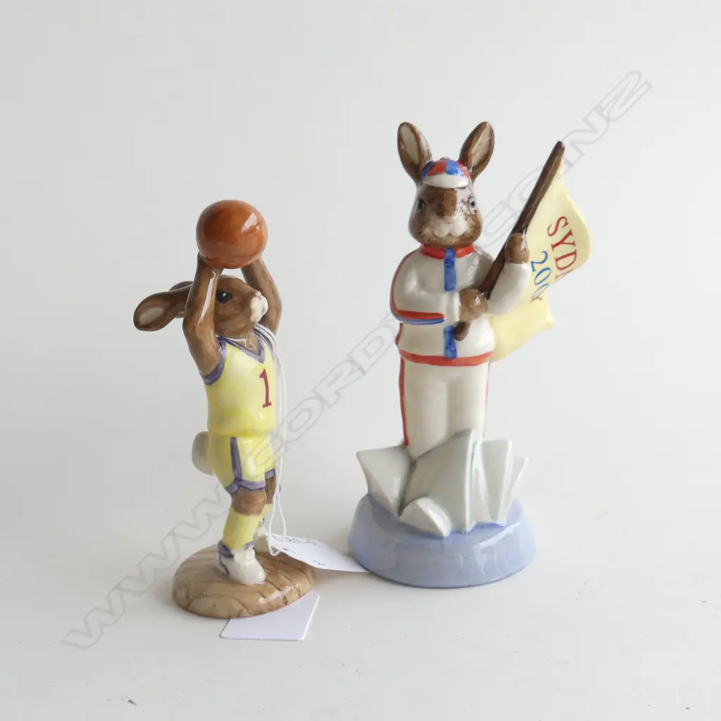 R.D. BASKETBALL BUNNYKINS AND SYDNEY 2000 ATHLETE BUNNYKINS Image 1++