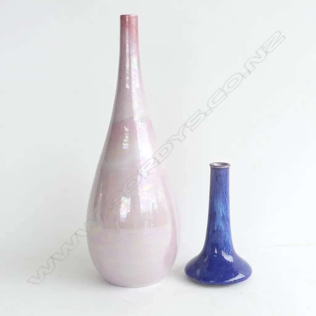 2 VINTAGE ASHBY GUILD POTTERY VASES, H.280 & 125mm (LARGER HAS CRAZING) Image 1++