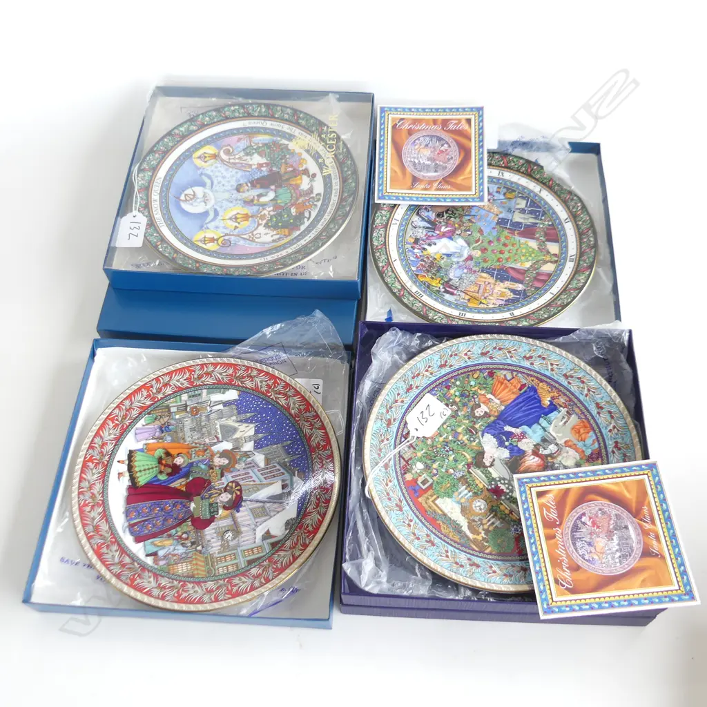 4 ROYAL WORCESTER CHRISTMAS TALES PLATES Image 1++