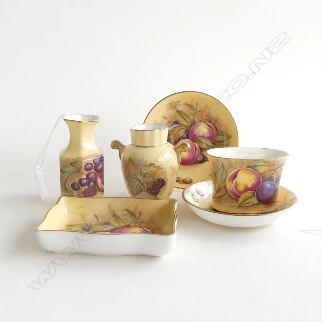 6 AYNSLEY ORCHARD GOLD PCS 2 VASES (90 & 95mm), CIGARETTE HOLDER & 3 SM DISHES  - ALL SIGNED Image 1++