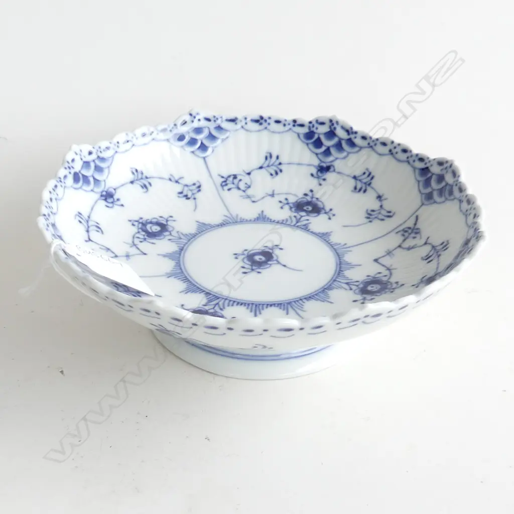 COPENHAGEN HALF LACE CAKE STAND Dia.170mm. (retail $600) Image 1++
