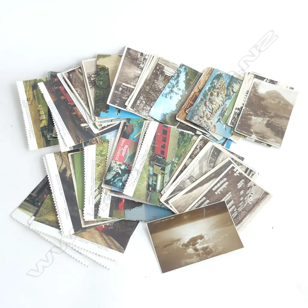 ASST. VINTAGE POSTCARDS Image 1++