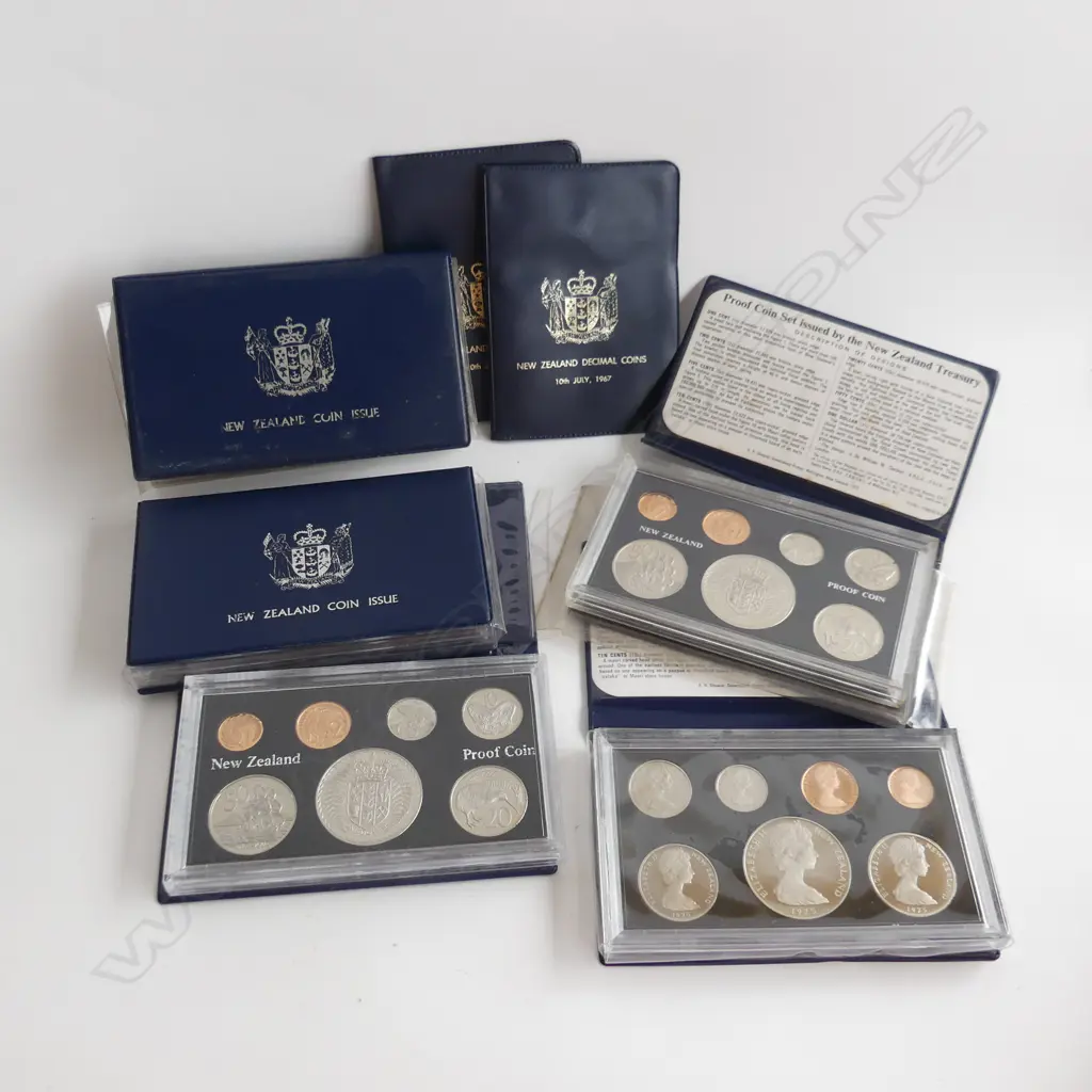 5 1970s NZ COIN ISSUES + 2 1967 DECIMAL COIN SETS Image 1++