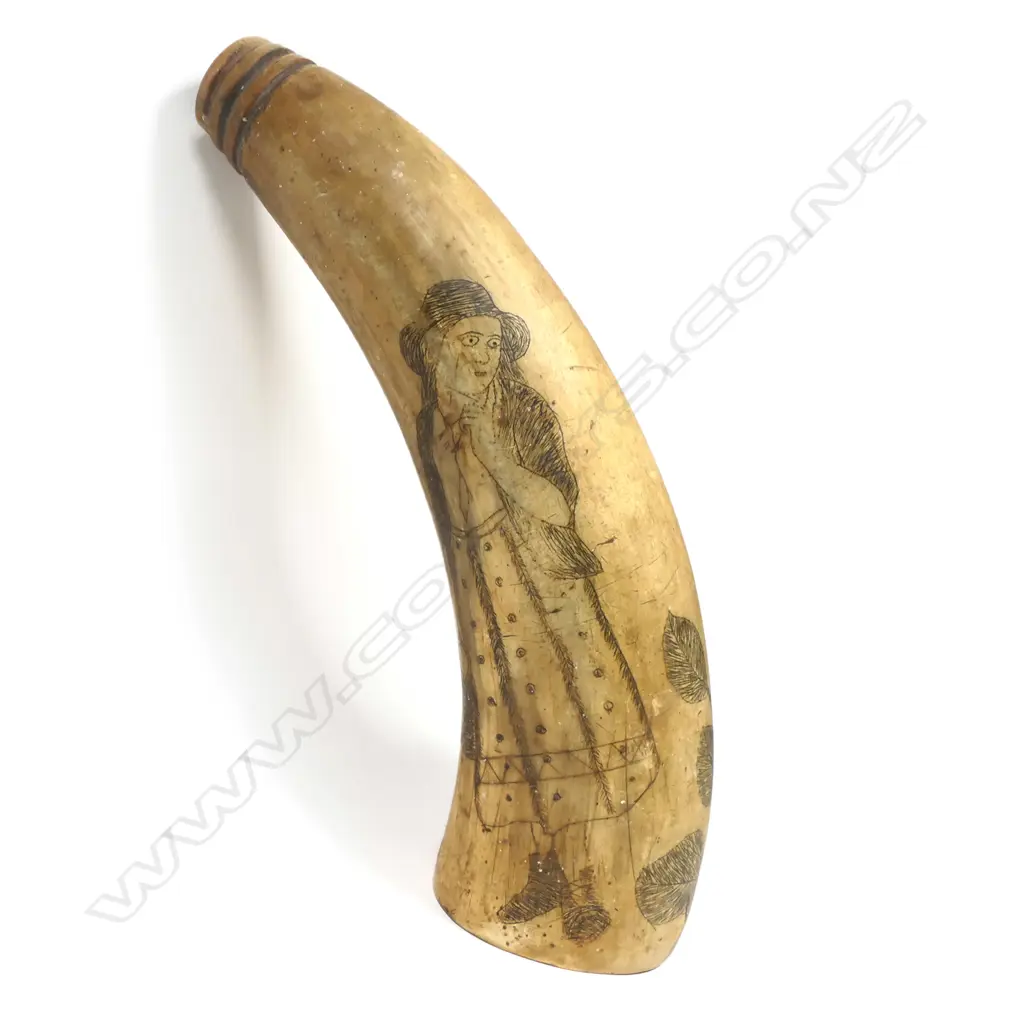 A SCRIMSHAW POWDER HORN Image 1++