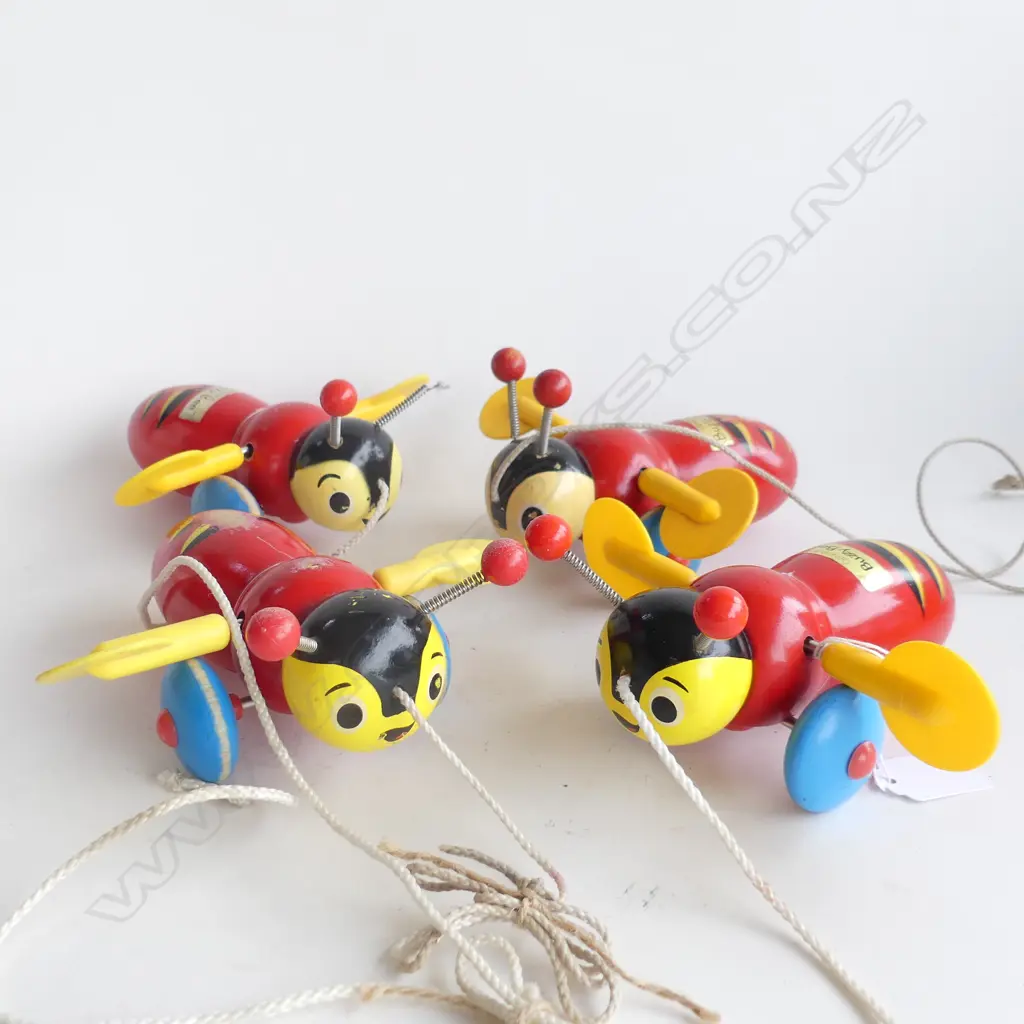 4 WOODEN BUZZY BEE TOYS Image 1++