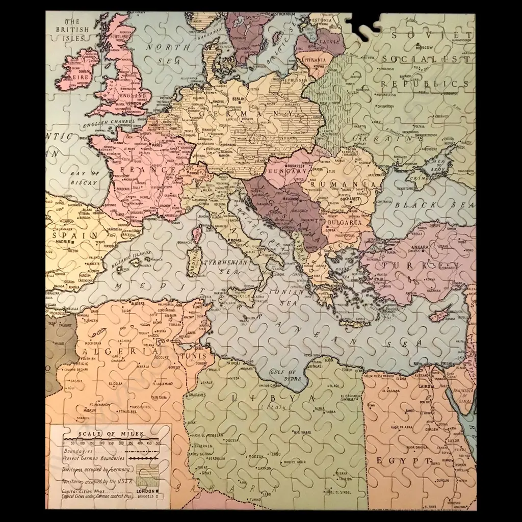RARE NZ WWII  'PUZZLE OF EUROPE' 256 PC JIGSAW, SWASTIKA-SHAPED PIECES Image 1++