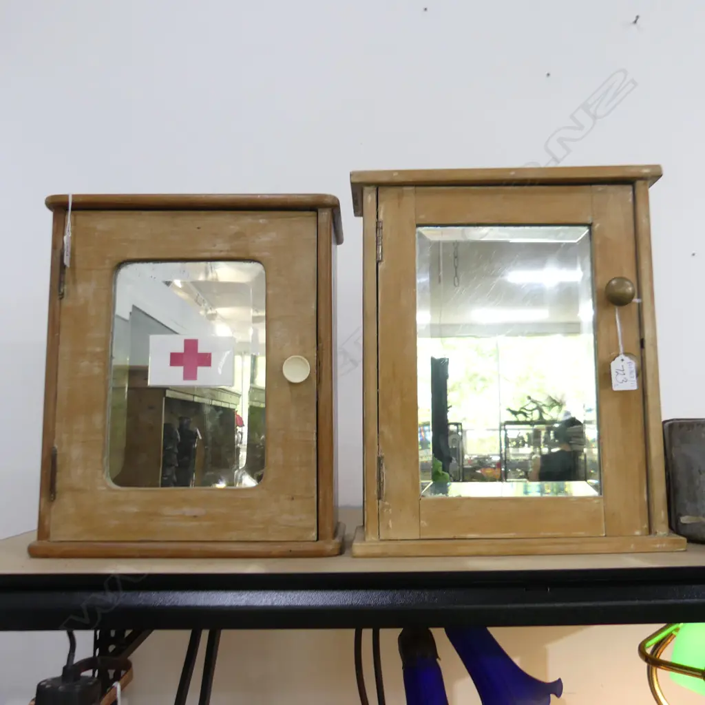 2 VINTAGE WOODEN MIRRORED BATHROOM / MEDICINE CABINETS... Image 1++