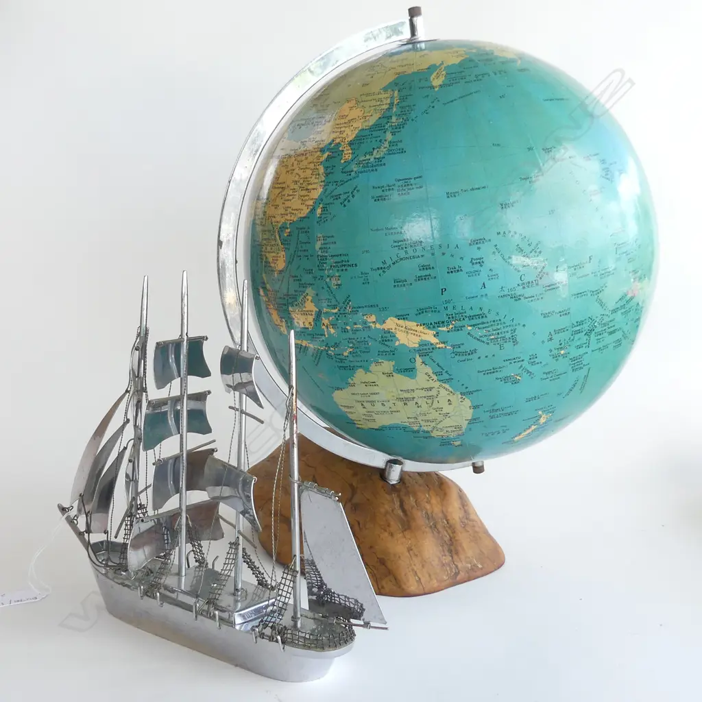 VINTAGE WORLD GLOBE ON WOODEN BASE H.420mm + CHROME SAILING SHIP L.310mm Image 1++
