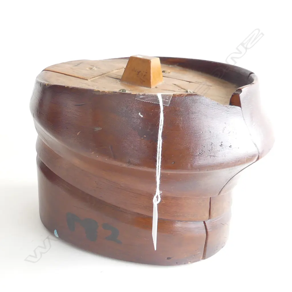 VINTAGE WOODEN HAT BLOCK Image 1++