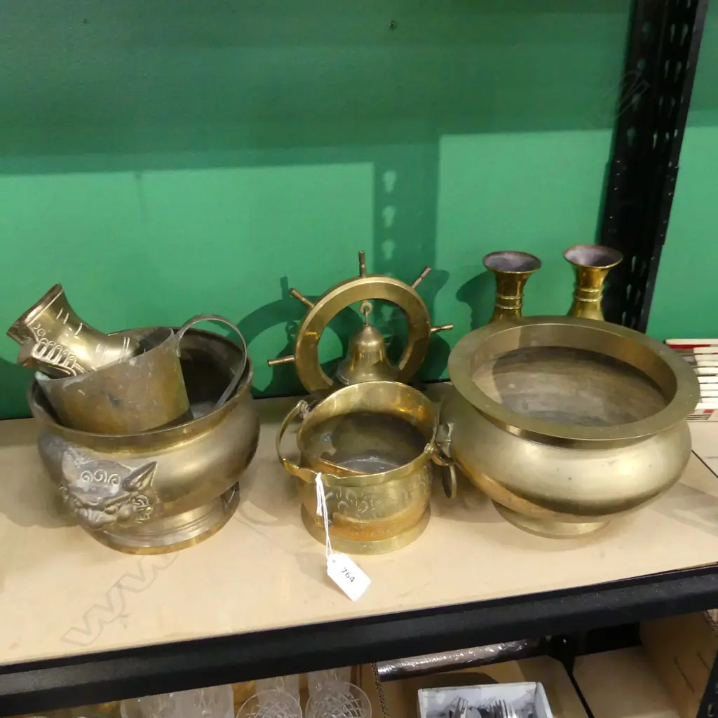 ASSORTED BRASS COLLECTABLES- PLANTERS-SCUTTLE-GONG-JUG-ETC; Image 1++
