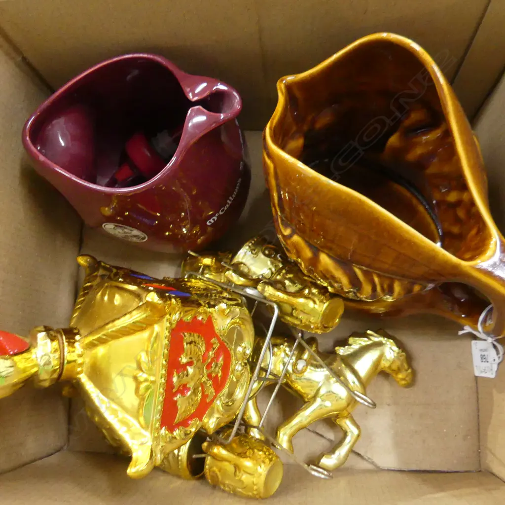 CROWN LYNN MCCALLUM JUG + OTHER + GILT COACH BOTTLE Image 1++