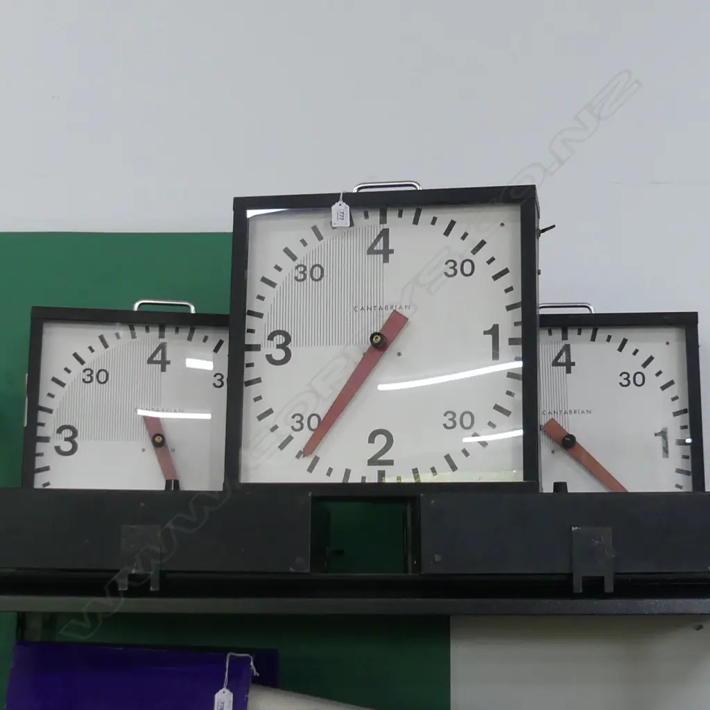 FIVE 1990’S NZ COMMONWEALTH GAMES TIMEKEEPER CLOCKS 420 x 420mm Image 1++