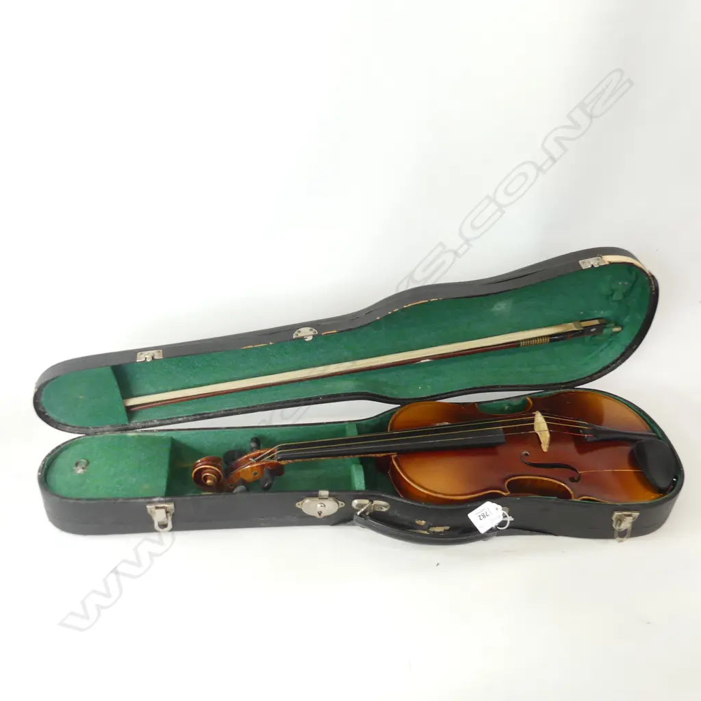 VINTAGE VIOLIN IN CASE - with bow Image 1++