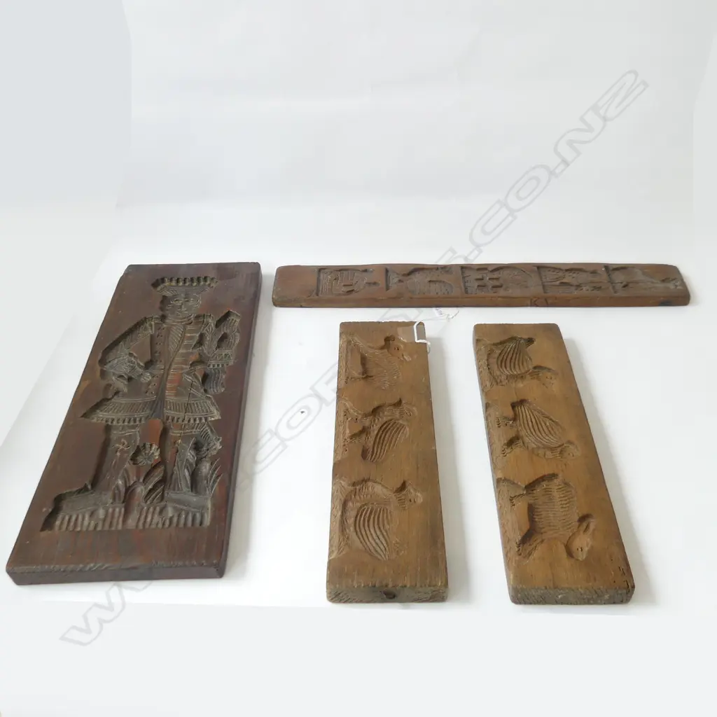 4 VINTAGE CARVED WOODEN BISCUIT MOULDS Image 1++