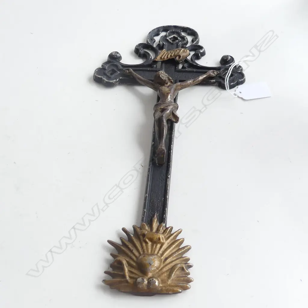 VINTAGE METAL WALL CRUCIFIX H.345mm Image 1++