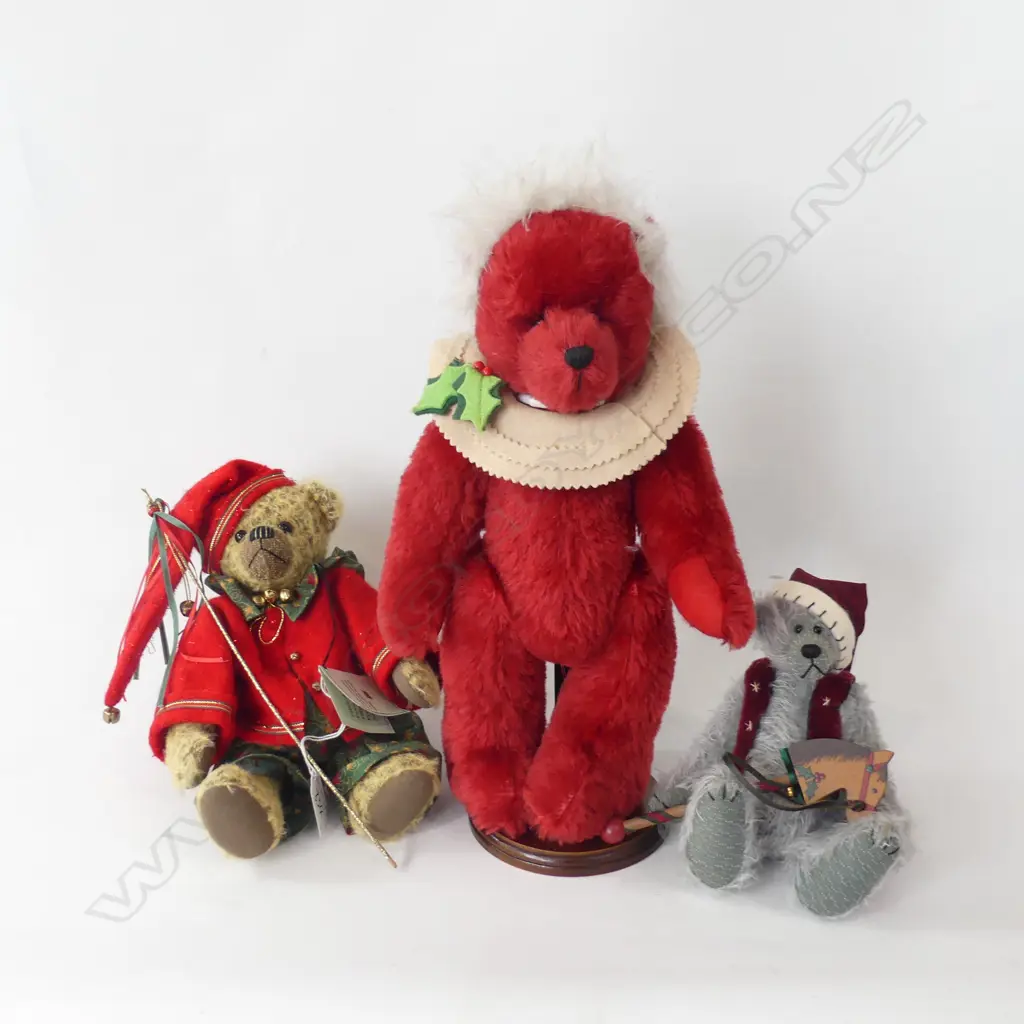 3 XMAS BEARS; NICHOLAS BY WRIGHT BEAR, TWINGLE BY MARY-ANN HOBMAN, BIDIBID BY DAWN NICHOLL H.350mm Image 1++