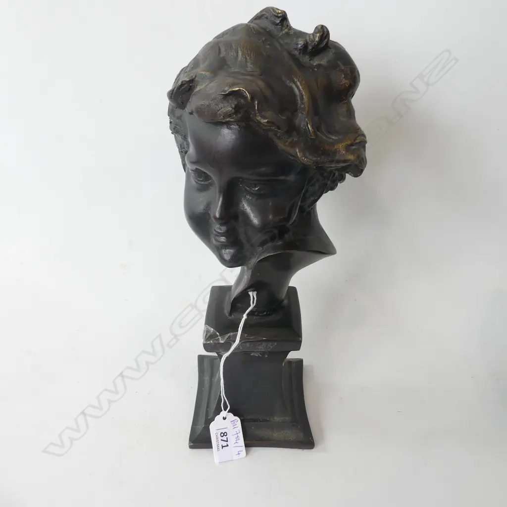BRONZE BUST; YOUNG BOY H.310mm Image 1++