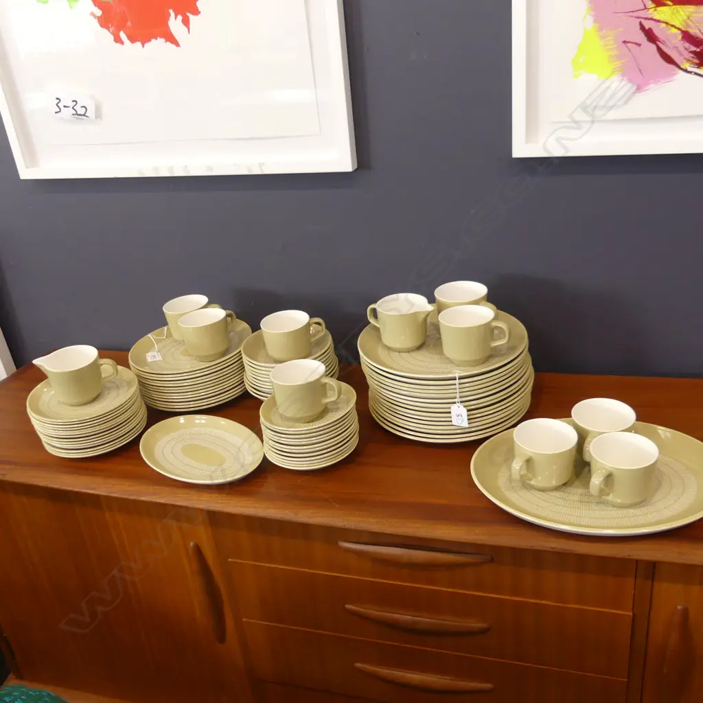 LG CROWN LYNN 'EGMONT'  DINNER SERVICE; 73 PCS... Image 1++